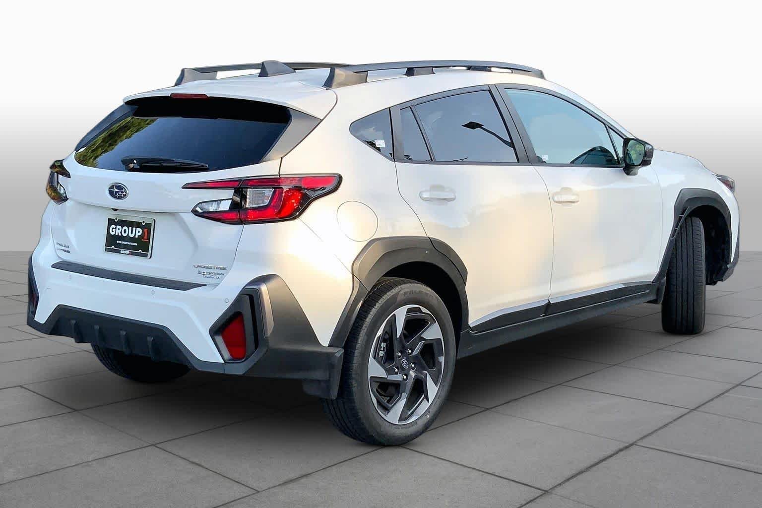 Used 2025 Crystal White Pearl Subaru Limited image 12