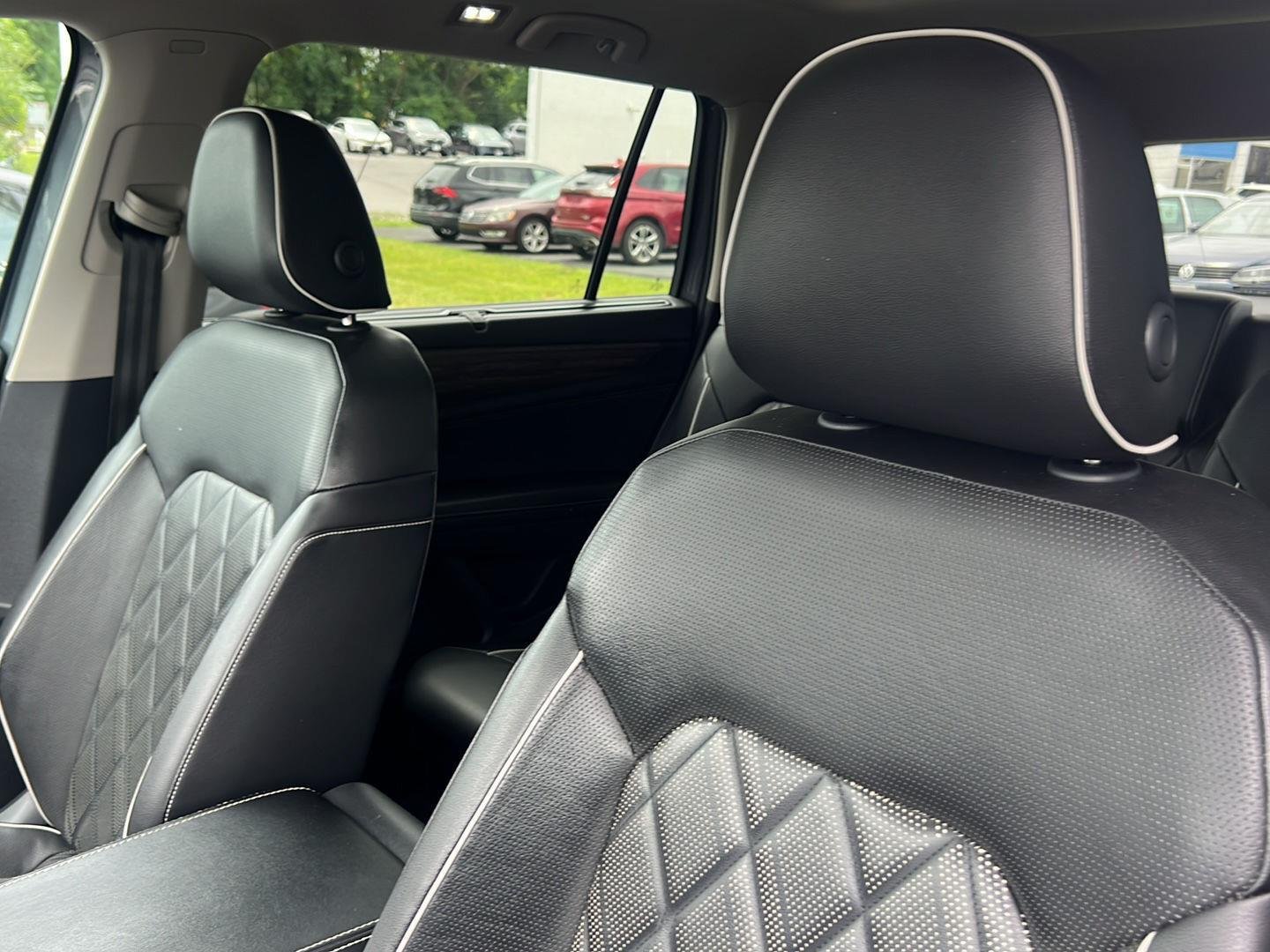 Used 2024 Platinum Gray Metallic Volkswagen 2.0T SEL Premium R-Line image 8