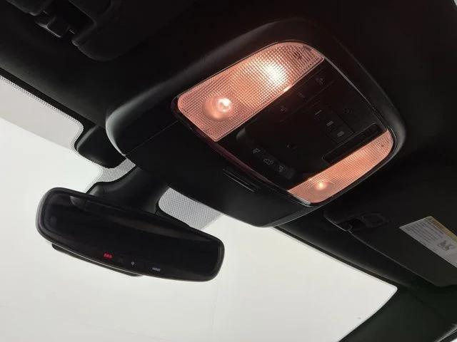 Used 2020  Dodge SRT image 22