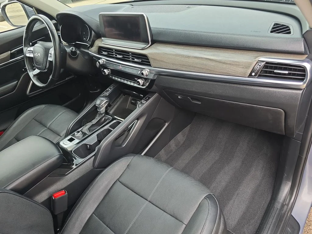 Used 2022 Silver Kia EX image 39