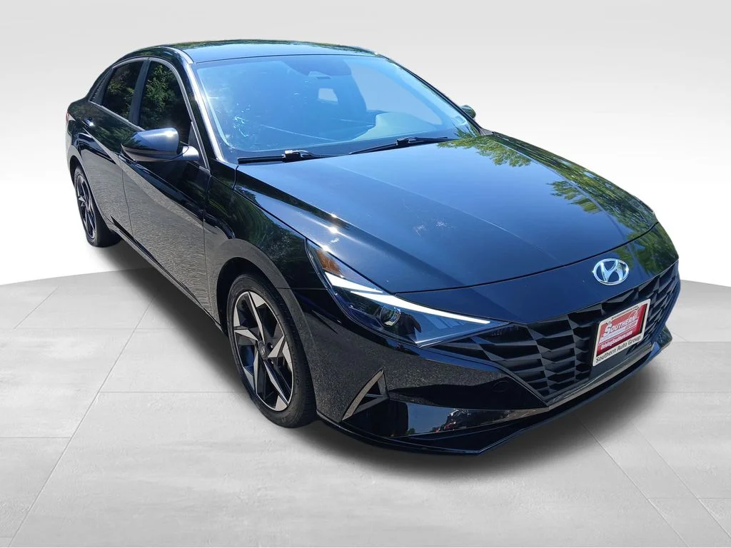 Used 2023 Black Hyundai SEL image 16