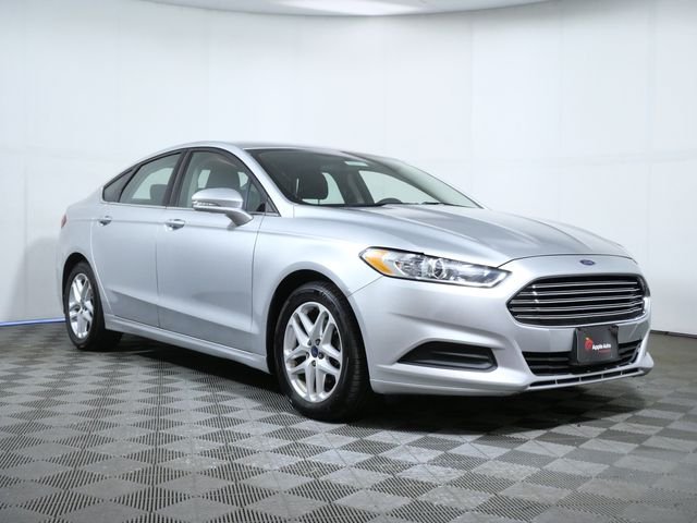 Used 2016 Silver Ford SE image 1