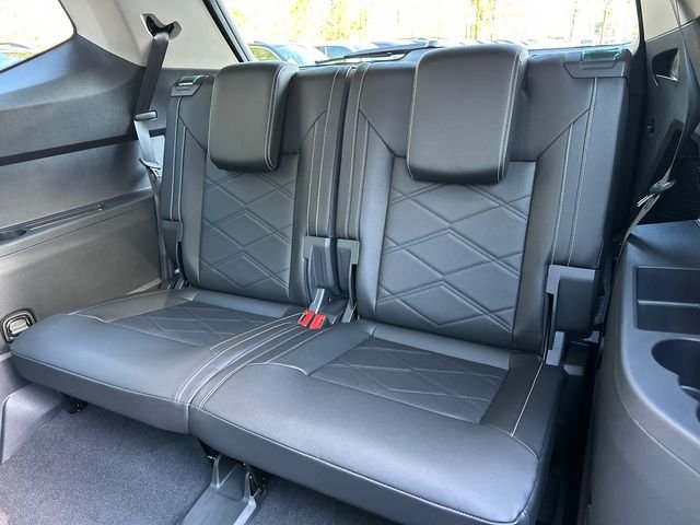 New 2026 Black Volkswagen 2.0T SE w/Technology image 24