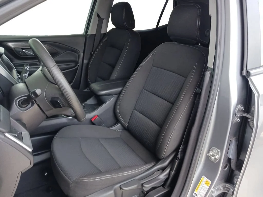 Used 2024 Sterling Metallic GMC SLE image 26