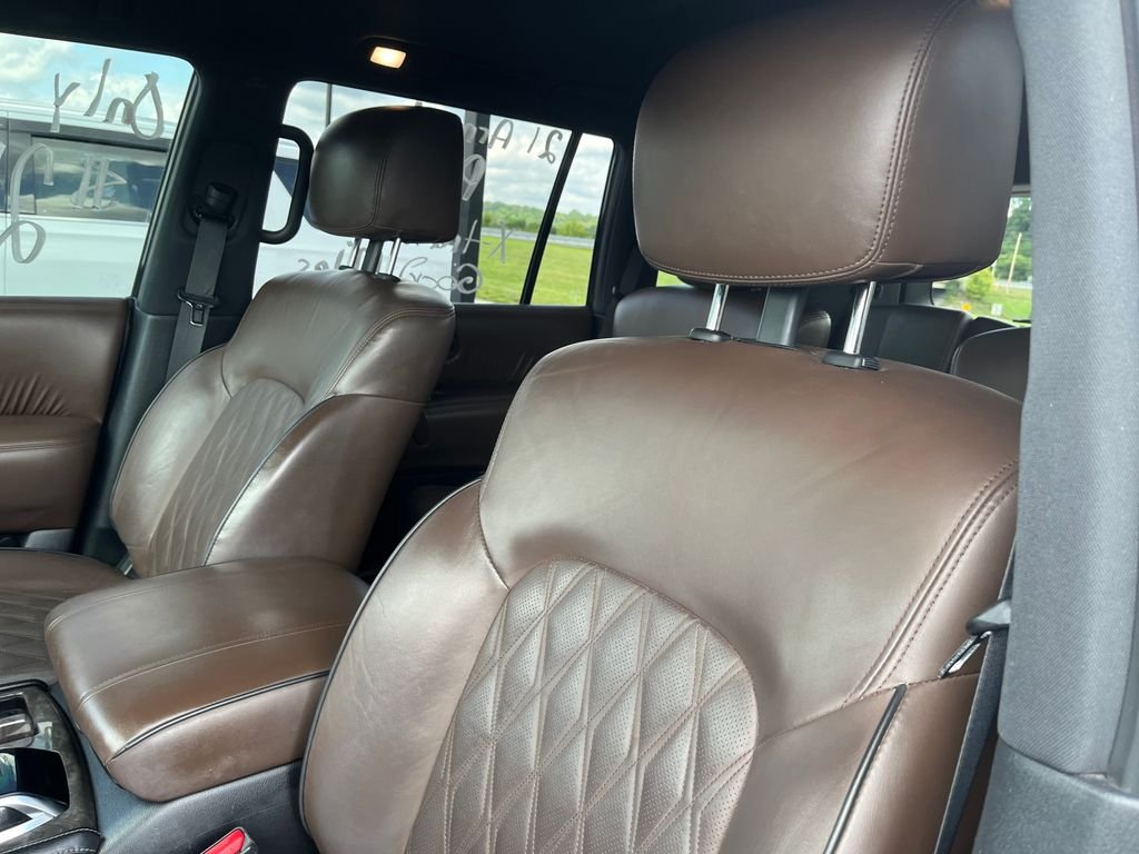 Used 2021 Black Nissan Platinum image 12