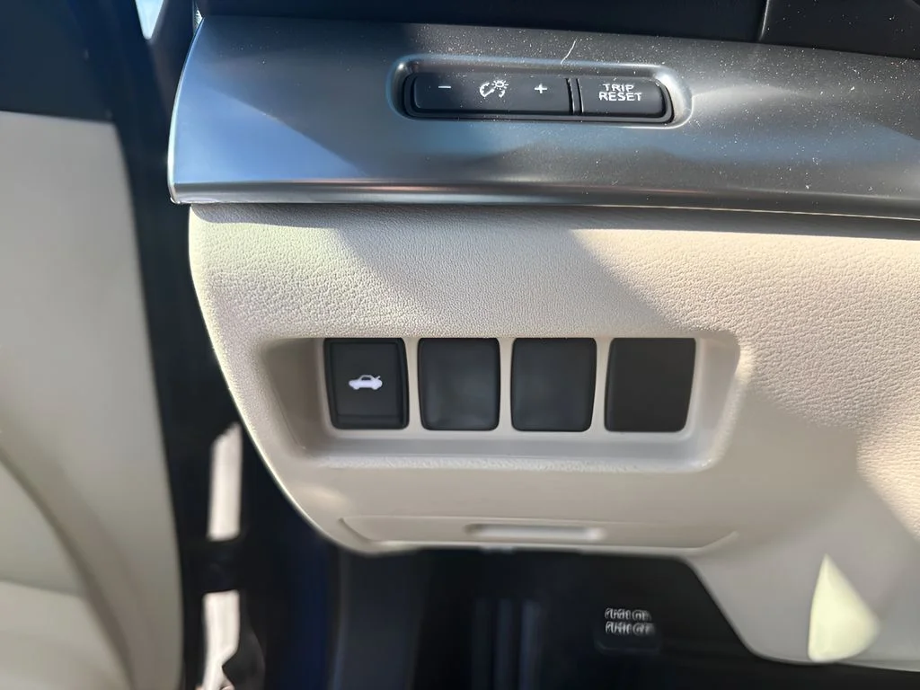 Used 2021 Deep Blue Pearl Nissan SV image 24