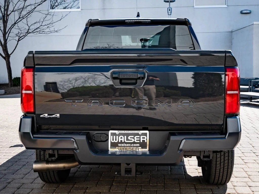 Used 2025 Underground Toyota SR5 image 10