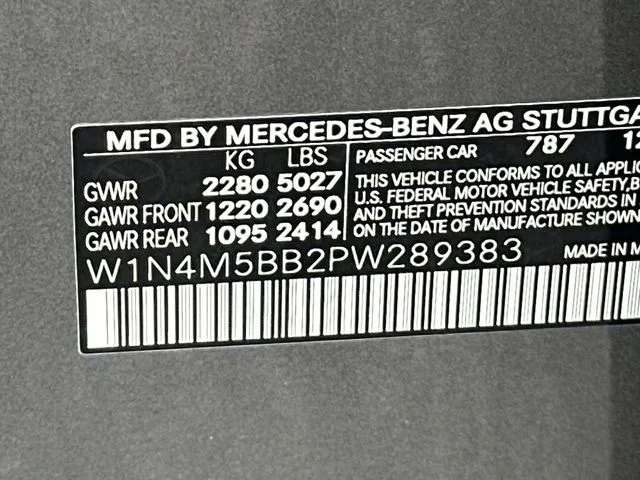 Used 2023  Mercedes-Benz GLB 35 AMG® image 30