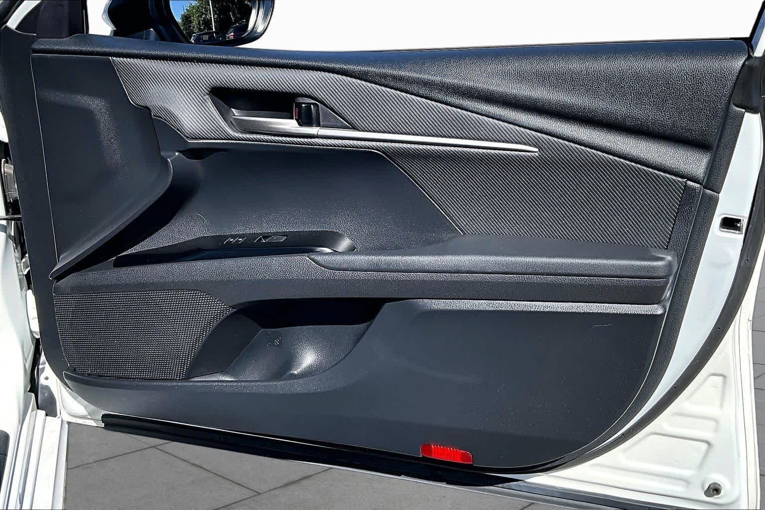 Certified Used 2025 Ice Cap Toyota SE image 22