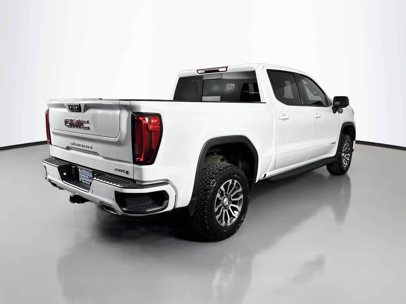 Used 2022 Summit White GMC AT4 image 7