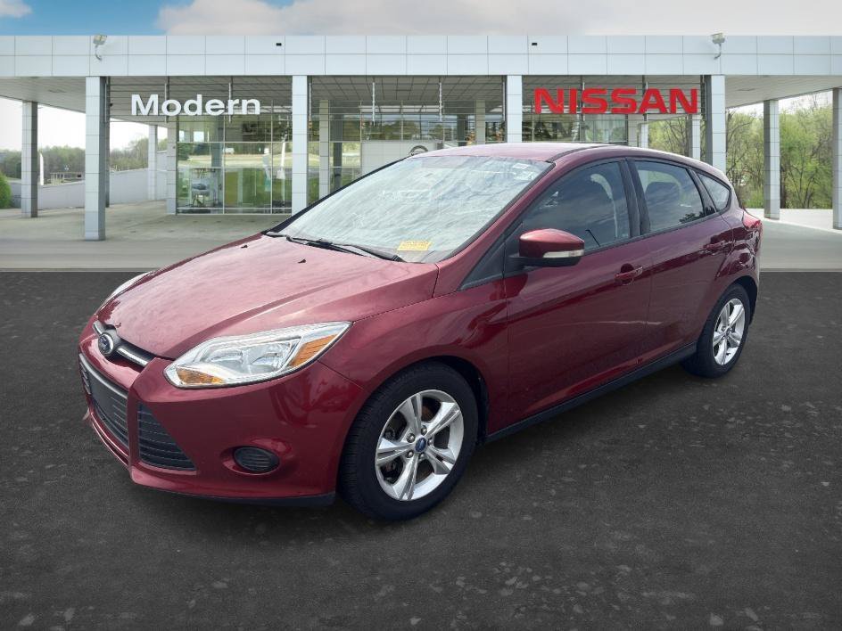 Used 2013 Ruby Red Metallic Tinted Clearcoat Ford SE image 1