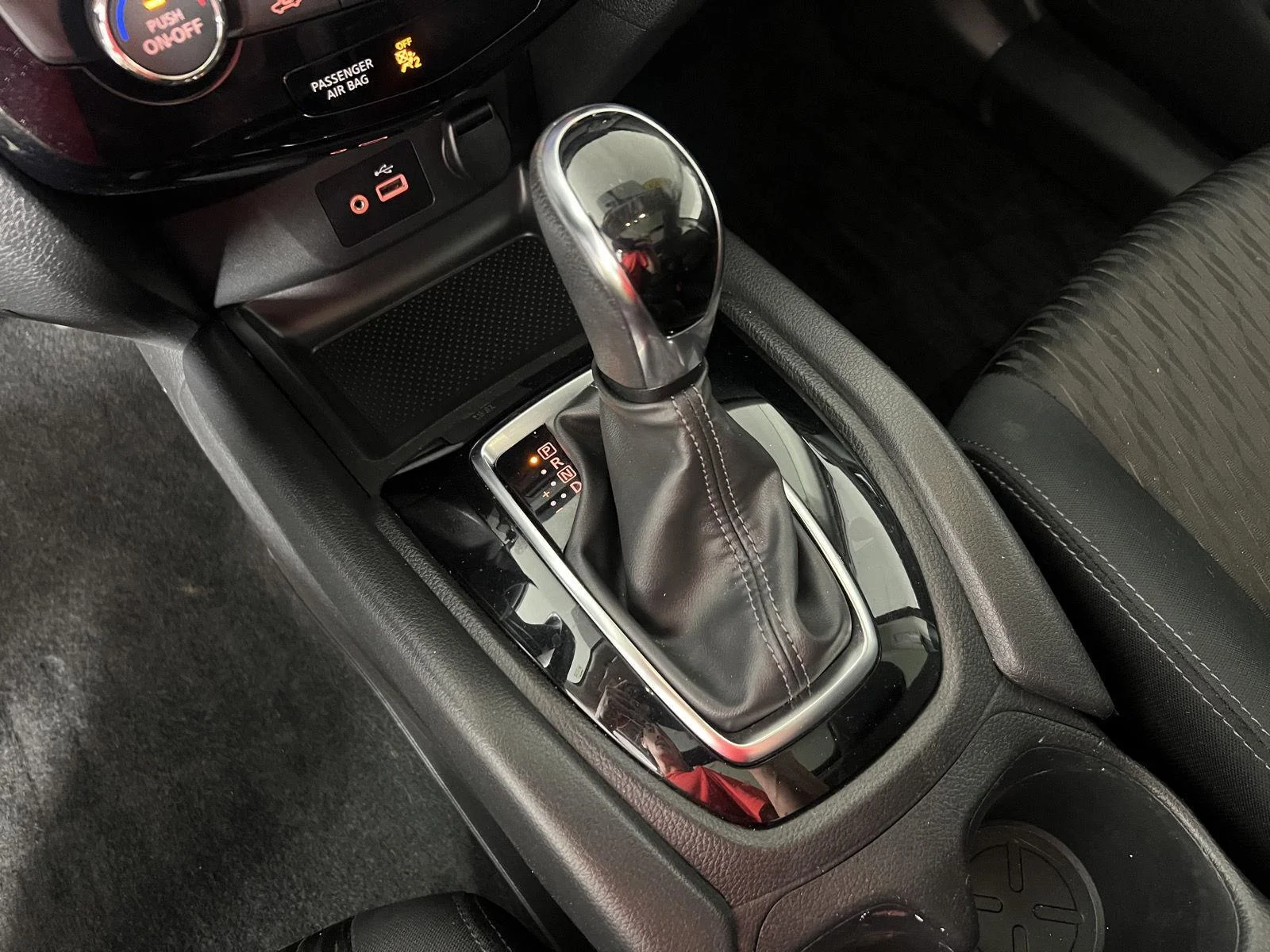 Used 2018 Scarlet Ember Nissan SV image 9