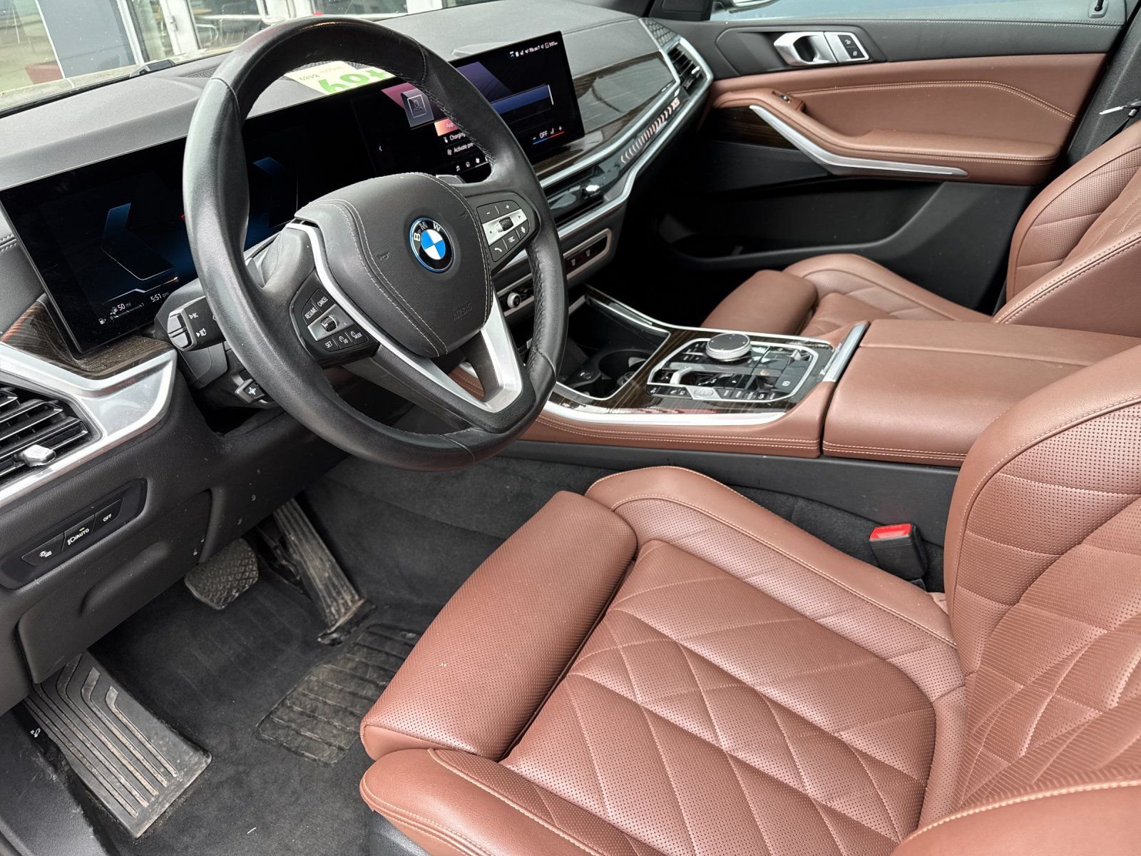 Used 2024 Manhattan Green Metallic BMW xDrive50e image 9