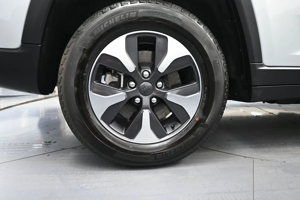 Certified Used 2022 Silver Jeep 4xe image 14