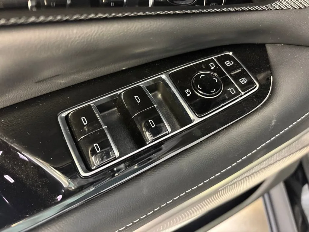 2025 Cadillac OPTIQ Sport 1 - Photo 26