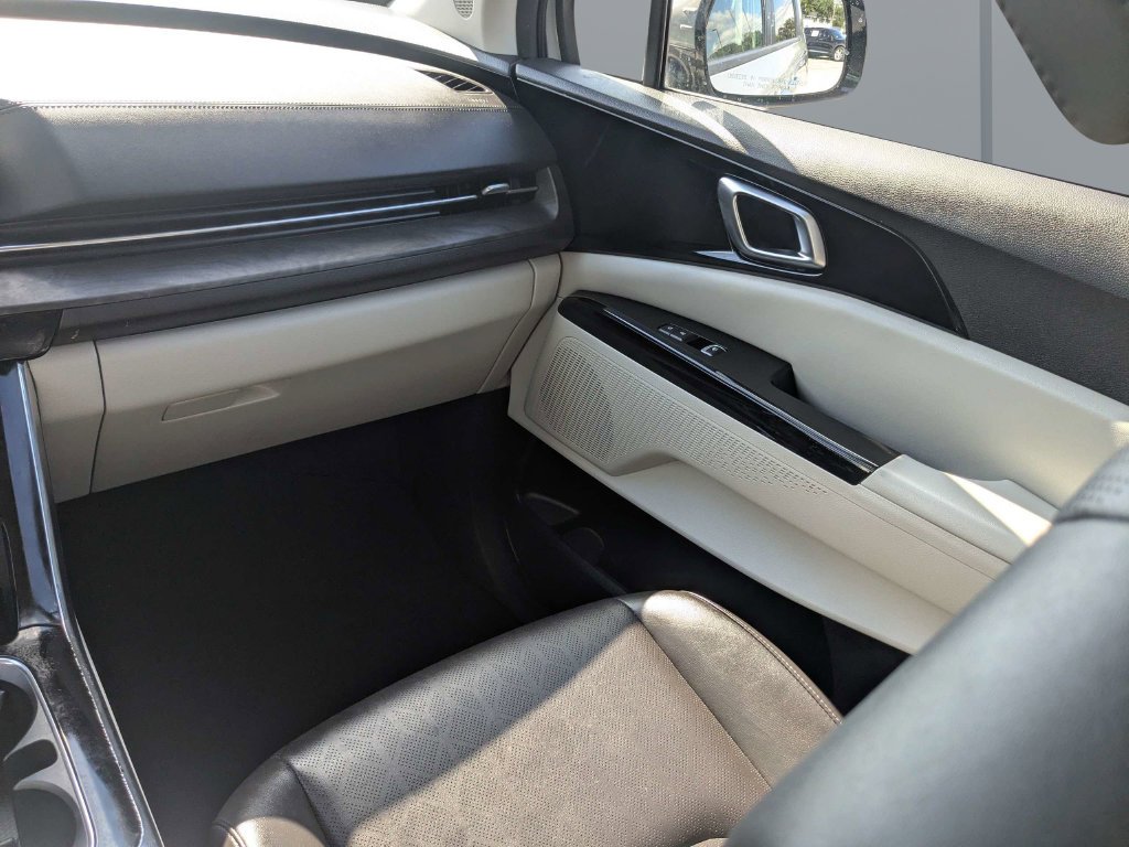 Used 2024 White Kia EX image 22