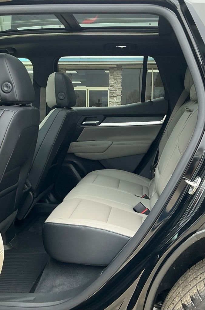 Used 2026 Ebony Twilight Metallic GMC Elevation image 21