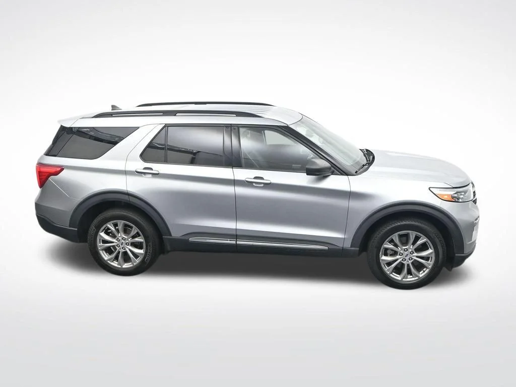 Certified Used 2023 Silver Metallic Ford XLT image 27