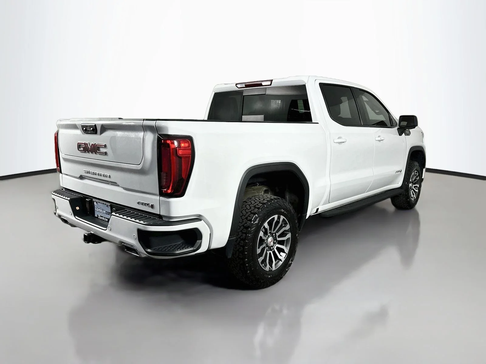Used 2022 Summit White GMC AT4 image 7