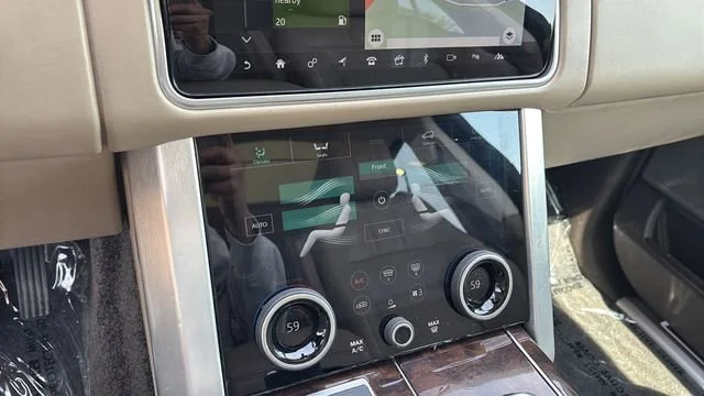 Used 2019 Blue Land Rover 5.0L V8 Supercharged image 31