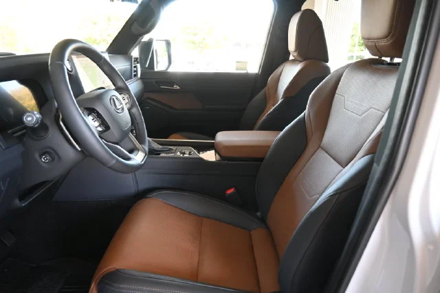 Certified Used 2025 EMINENT WHITE PEARL Lexus 550 Luxury+ image 18