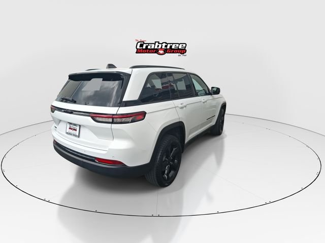Used 2024 White Jeep Altitude image 8
