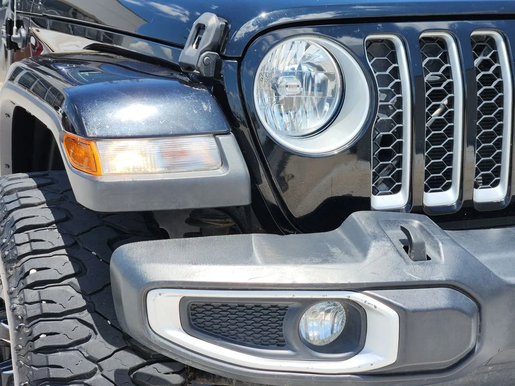 Used 2020 Black Clearcoat Jeep Overland image 10