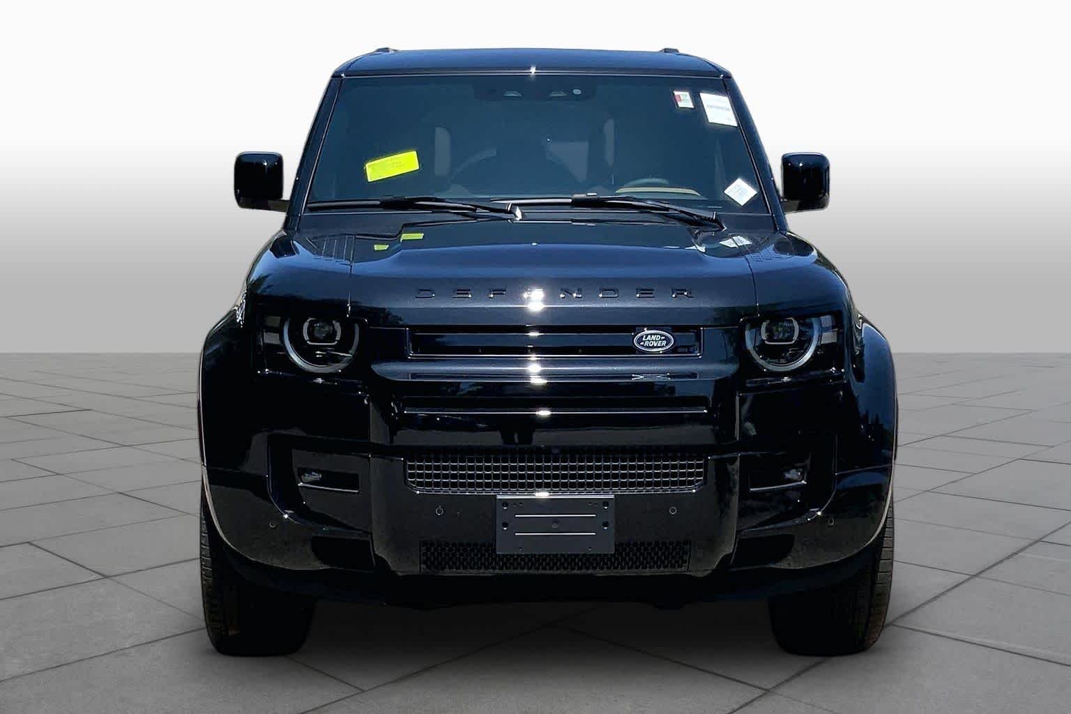 Used 2026 BLACK Land Rover X-Dynamic SE image 2