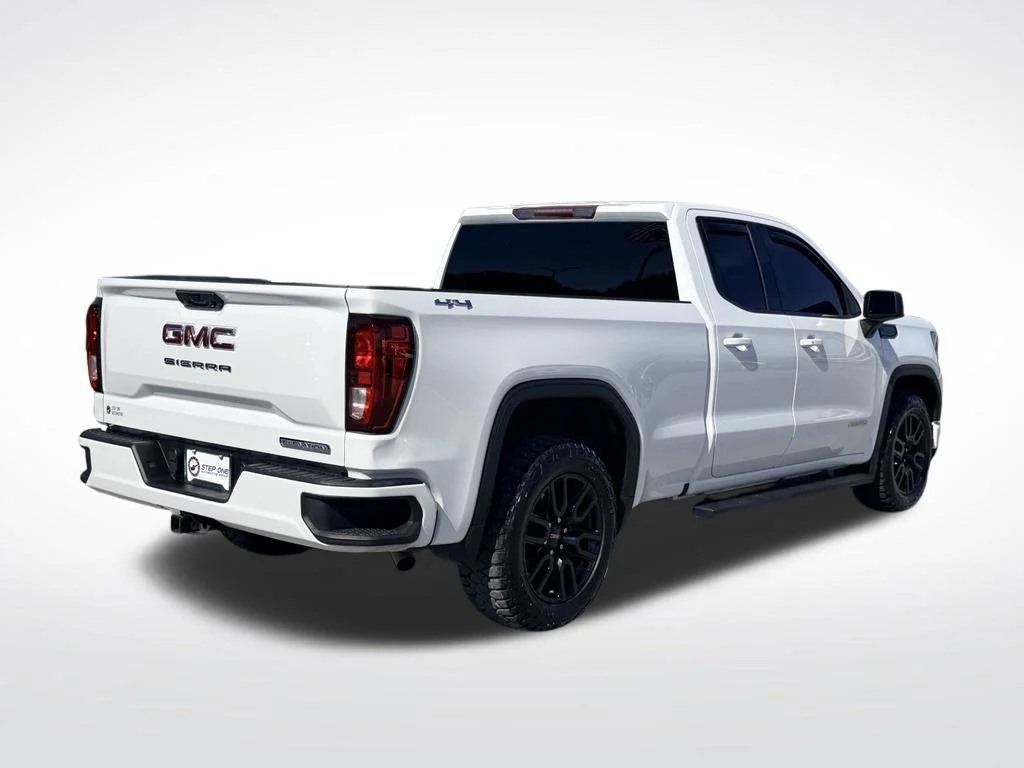 Used 2023 White GMC Elevation image 6