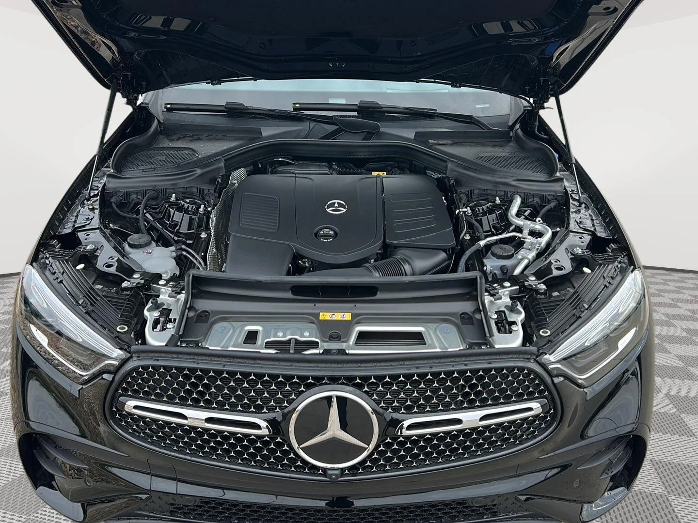 New 2026 Black Mercedes-Benz GLC 300 image 29