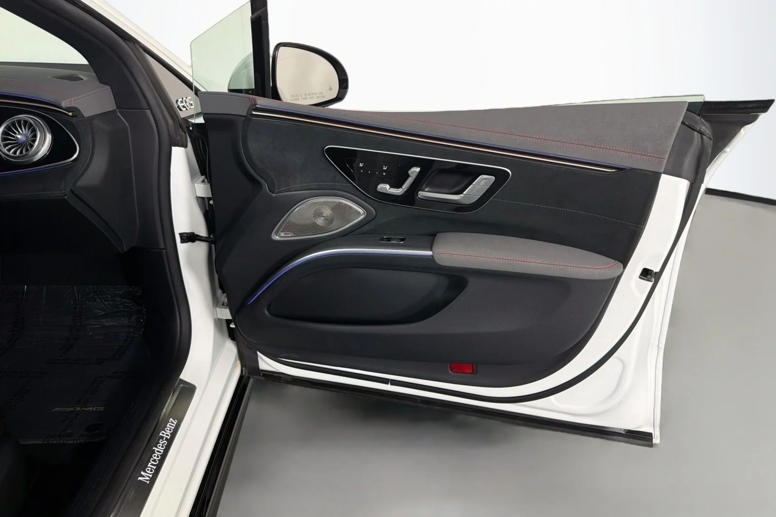 Certified Used 2022 Polar White Mercedes-Benz 580 image 26