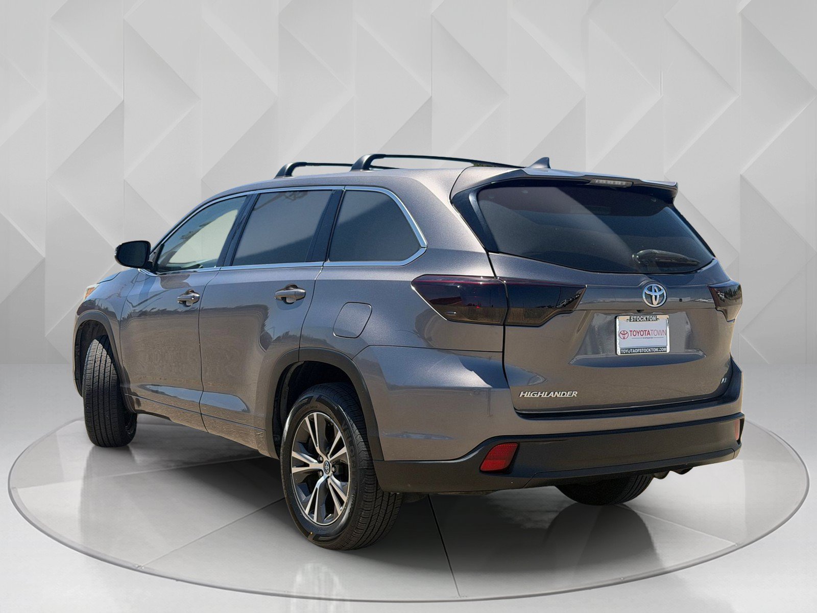 Used 2018 Predawn Gray Mica Toyota LE Plus image 7
