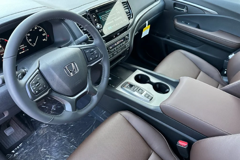 New 2026 Platinum White Pearl Honda RTL image 11