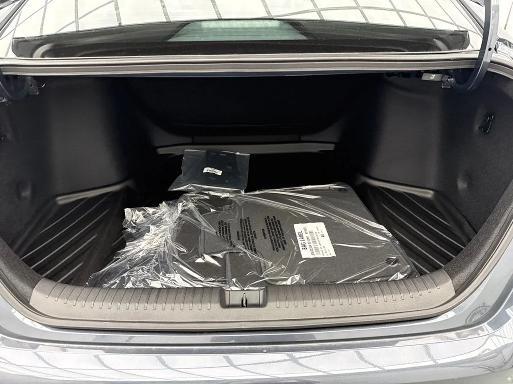 New 2026 Meteorite Gray Metallic Honda LX image 9