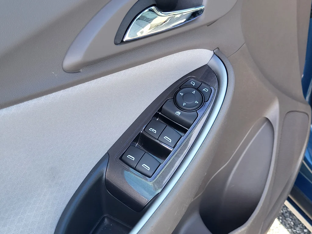 Used 2025 Lakeshore Blue Metallic Chevrolet LT image 20