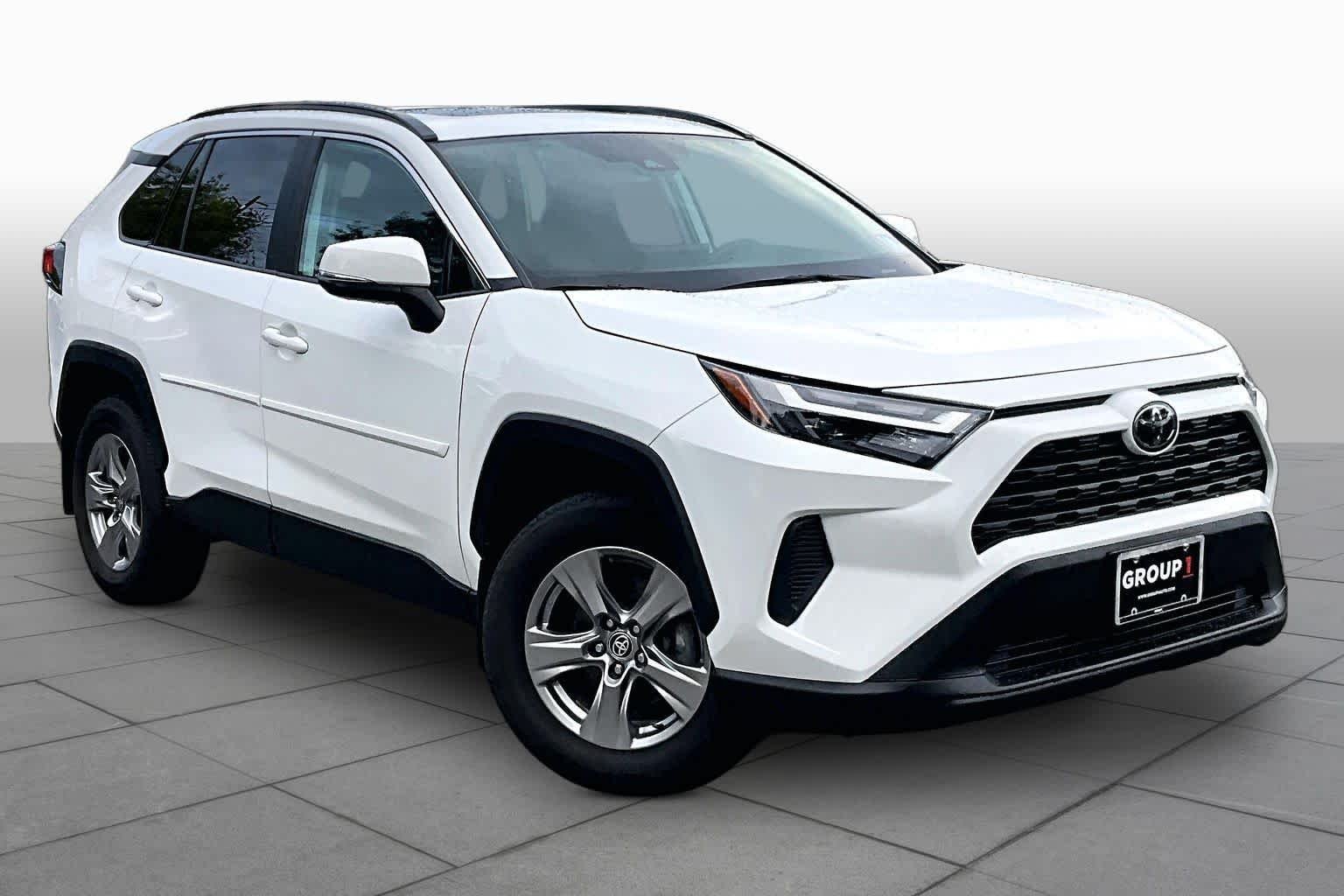 Used 2024 Ice Cap Toyota XLE image 3