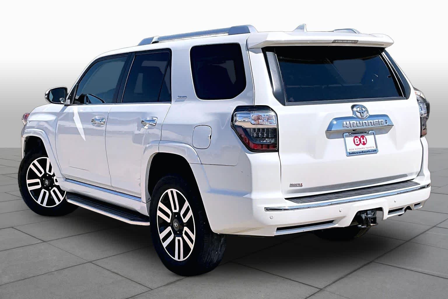 Used 2017 Blizzard Pearl Toyota Limited image 12