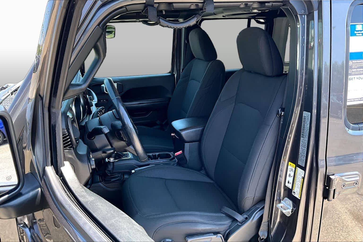 Used 2020 Granite Crystal Metallic Clearcoat Jeep Sport S image 8