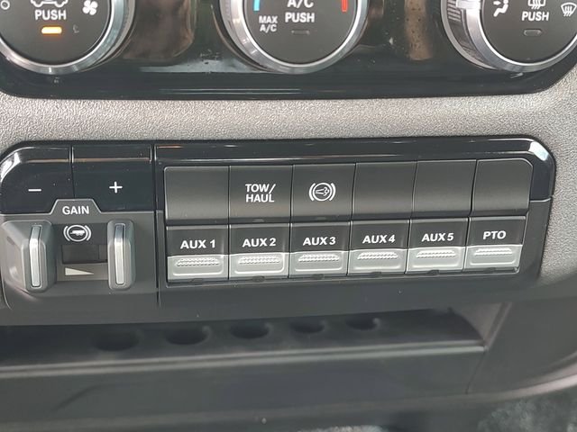 2025 RAM 3500 Chassis Tradesman - Photo 16