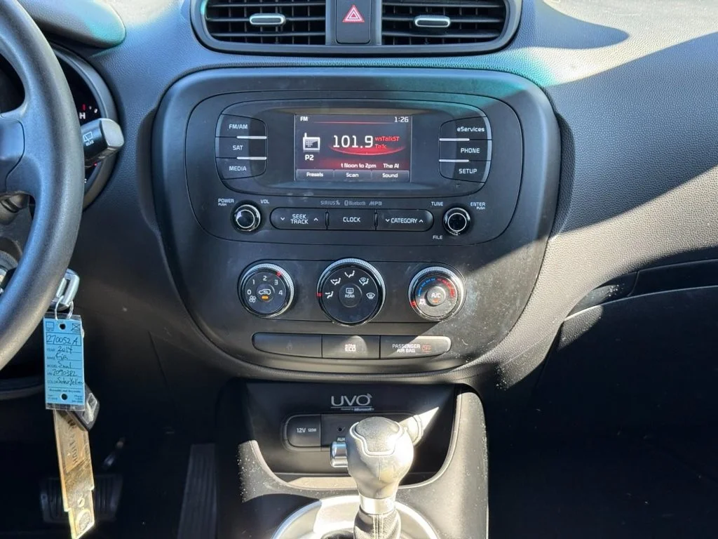 Used 2014 Yellow Kia Plus image 14