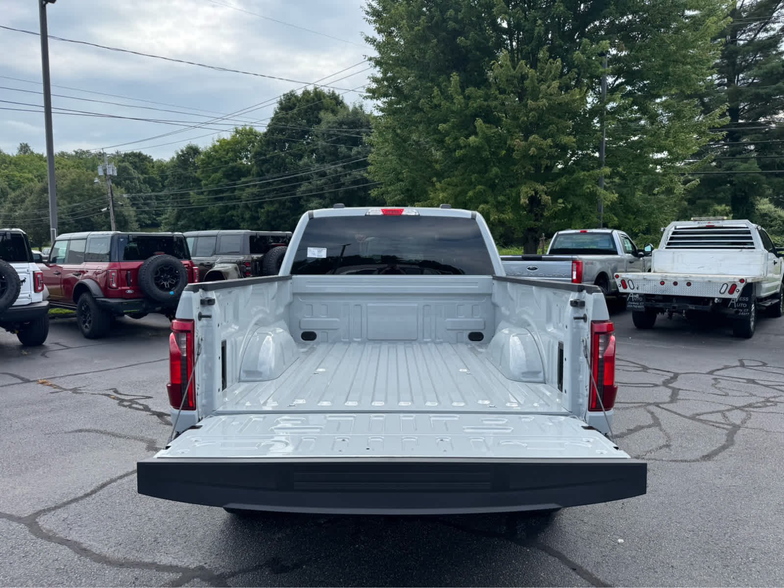 New 2026 Avalanche Ford XLT image 5