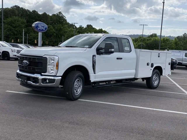 New 2026 Oxford White Ford F-250® XL image 7