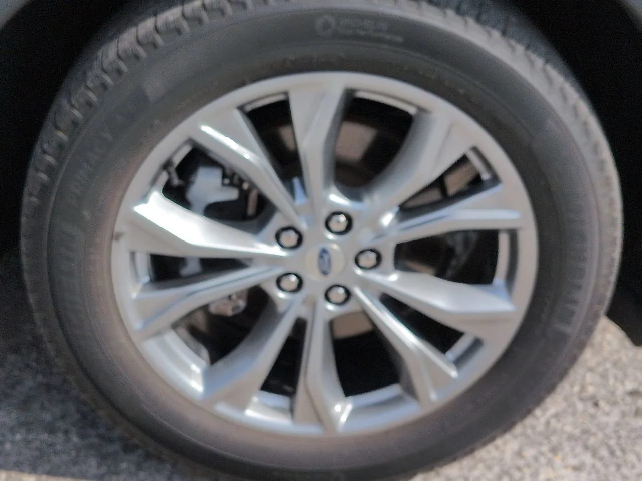 Used 2022 Green Metallic Ford Limited image 11
