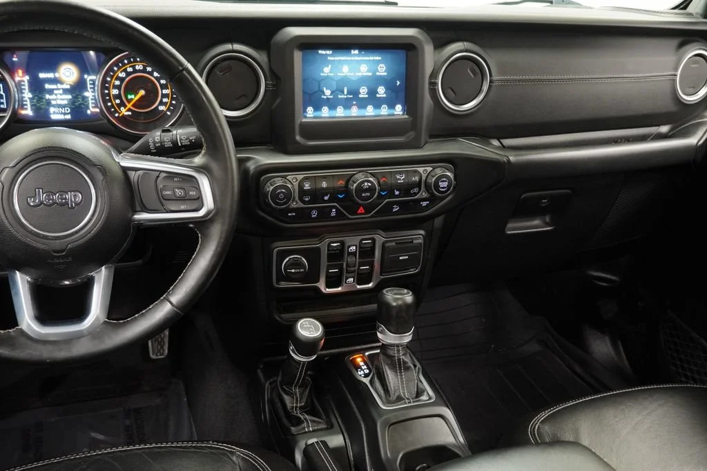 Used 2020 Gray Jeep Sahara 4x4 image 15