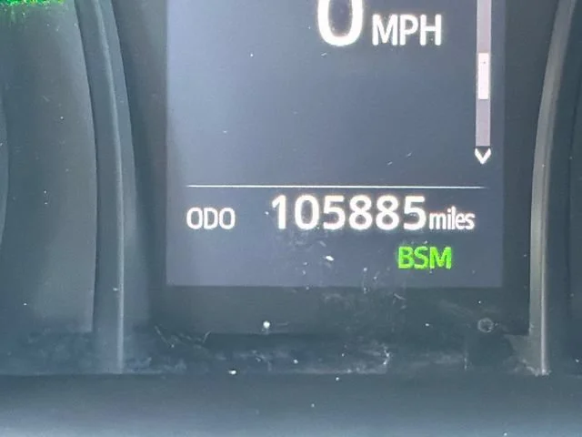Used 2018 Red Toyota LE image 27