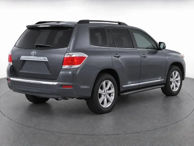 Used 2011 Magnetic Gray Metallic Toyota Base image 3