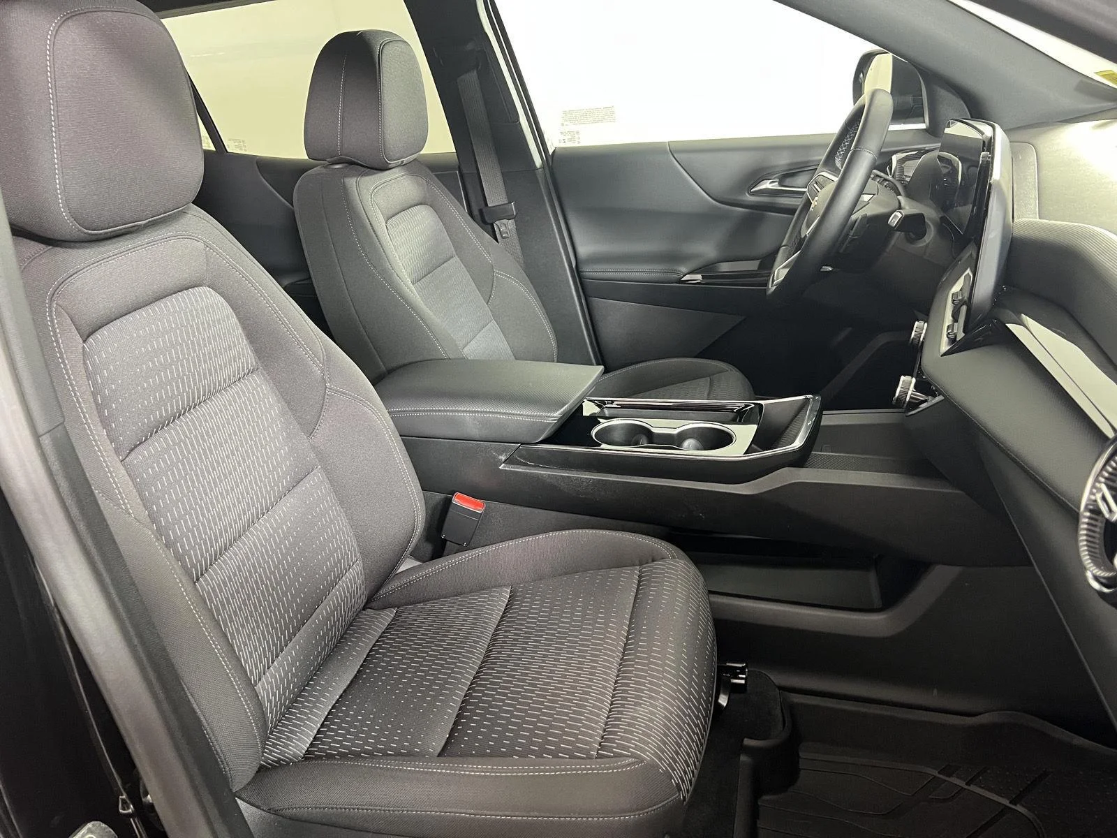 Used 2025 Mosaic Black Metallic Chevrolet LT image 21