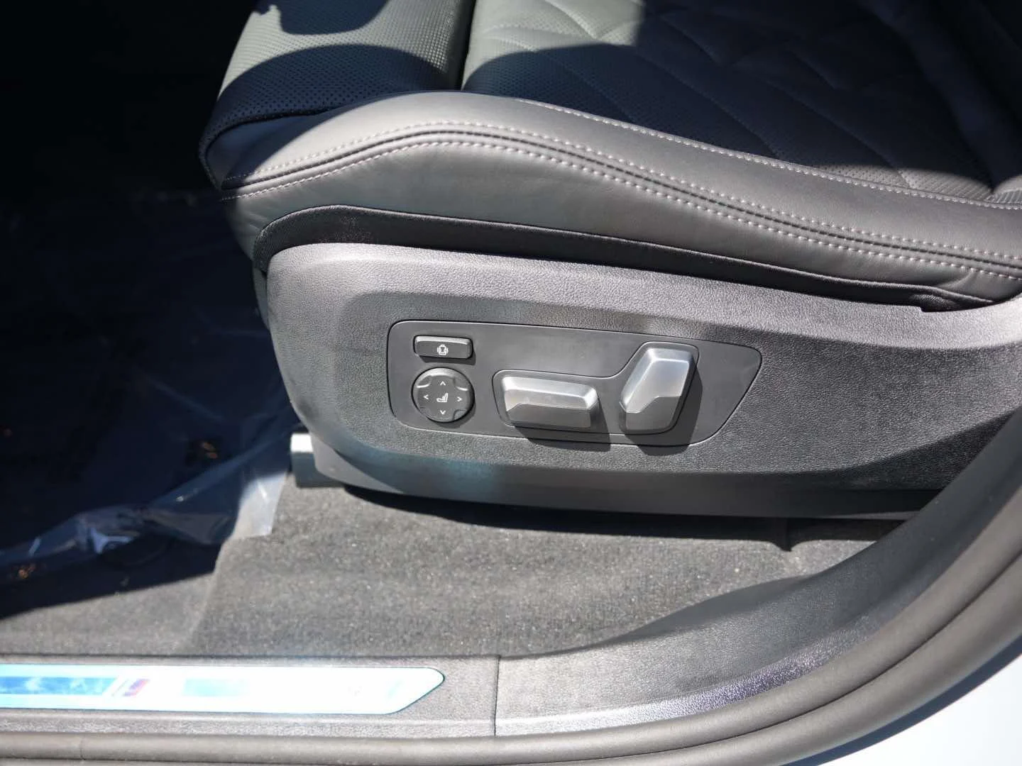 New 2026 Brooklyn Grey Metallic BMW xDrive40i image 16