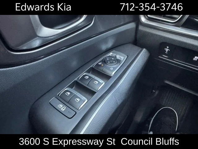 2025 Kia Sorento S - Photo 23