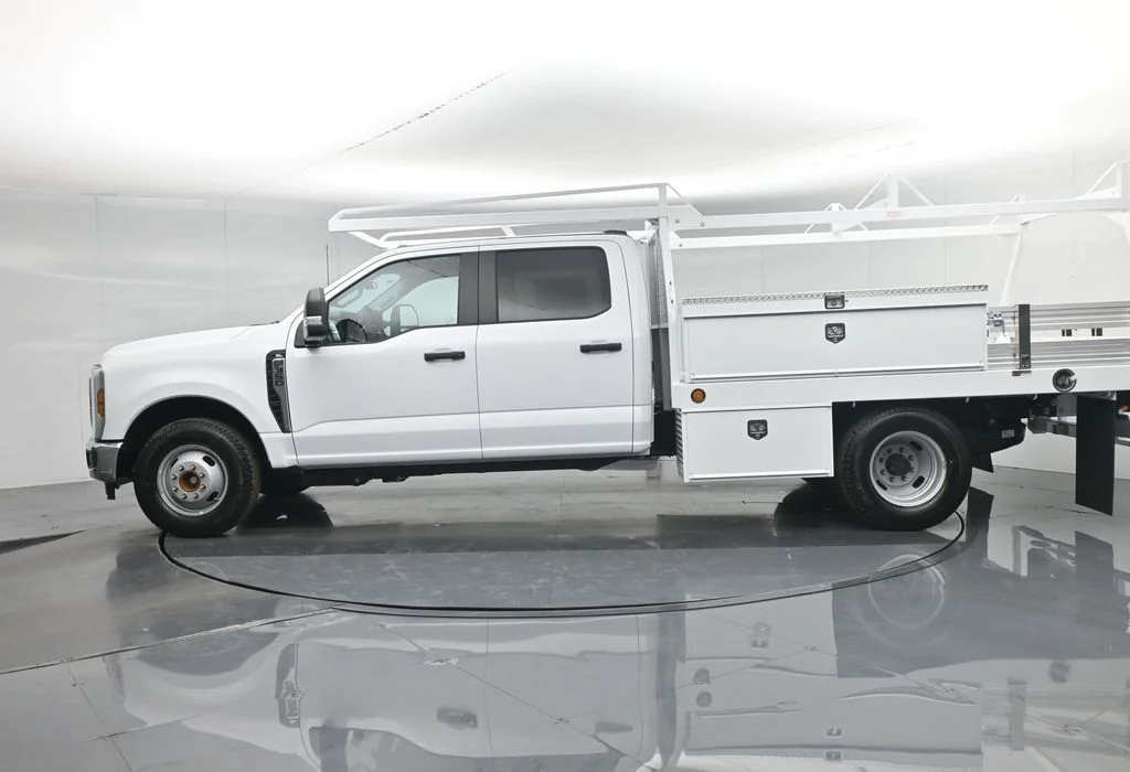 New 2026 Oxford White Ford XL image 4